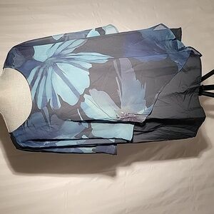 Bloomchic Womans Black & Blue Floral Mesh Asymmetrical Blouse, 18-20/2X, NWT